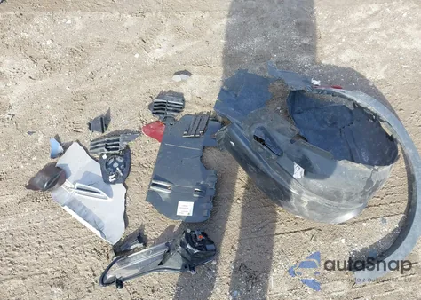 2015 Ford Escape Titanium z USA, uszkodzony, nr VIN 1FMCU9J96FUC85139